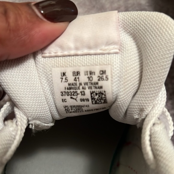 Puma - Picture 4 of 4